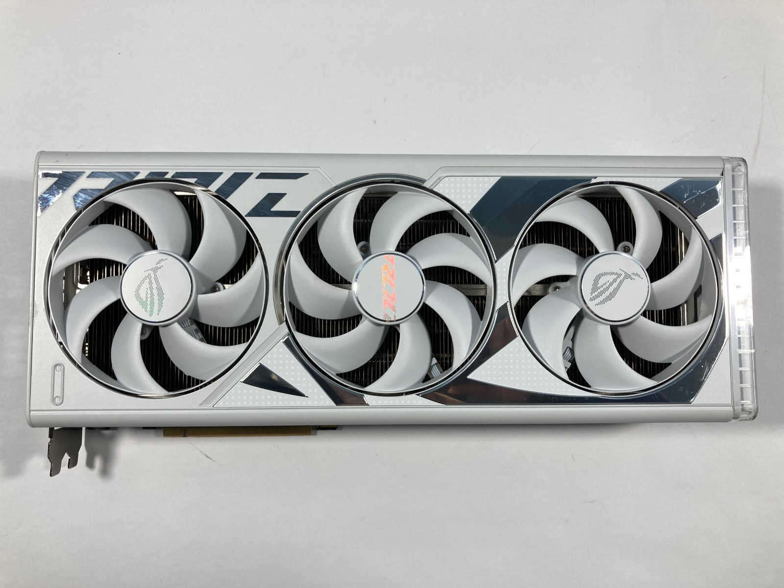 Rtx 4090 24Gb Graphics Card - BH 2 GET 1 OFFRE Carte